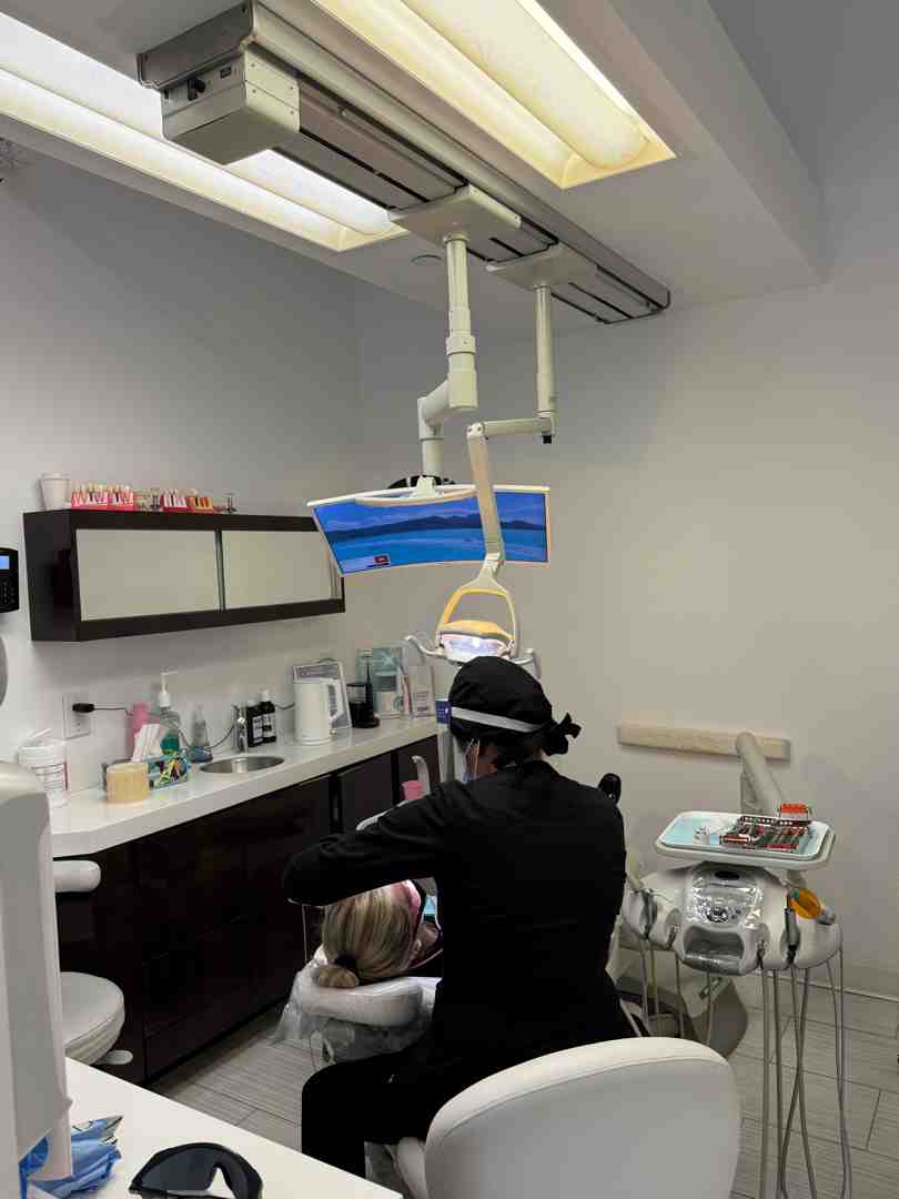 Teeth Whitening Wisdom: What's the Best Way to Get That Gleam?